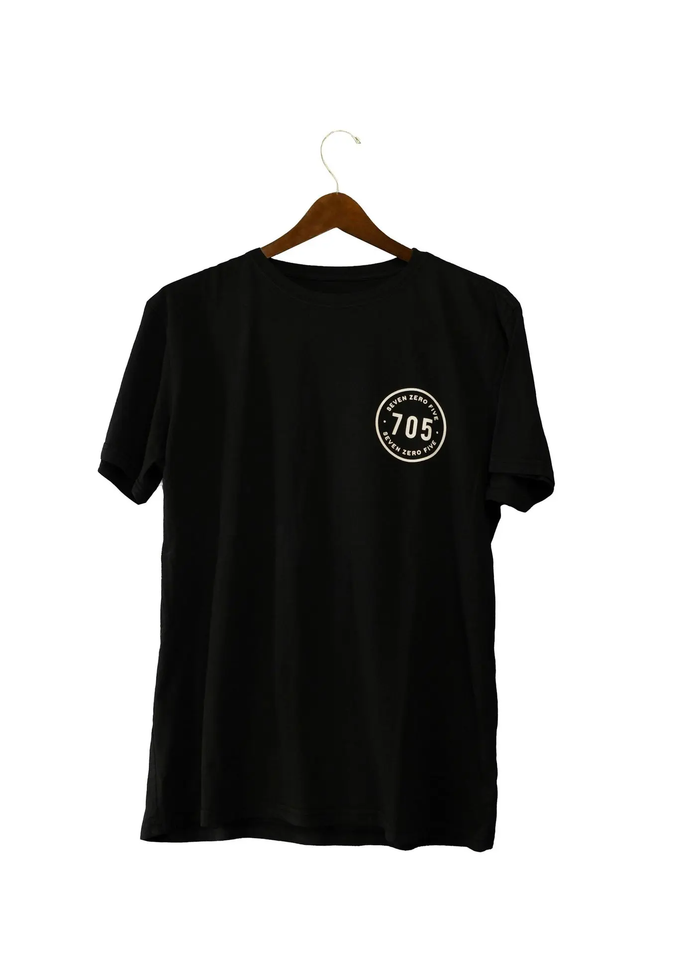 black crew neck t-shirt